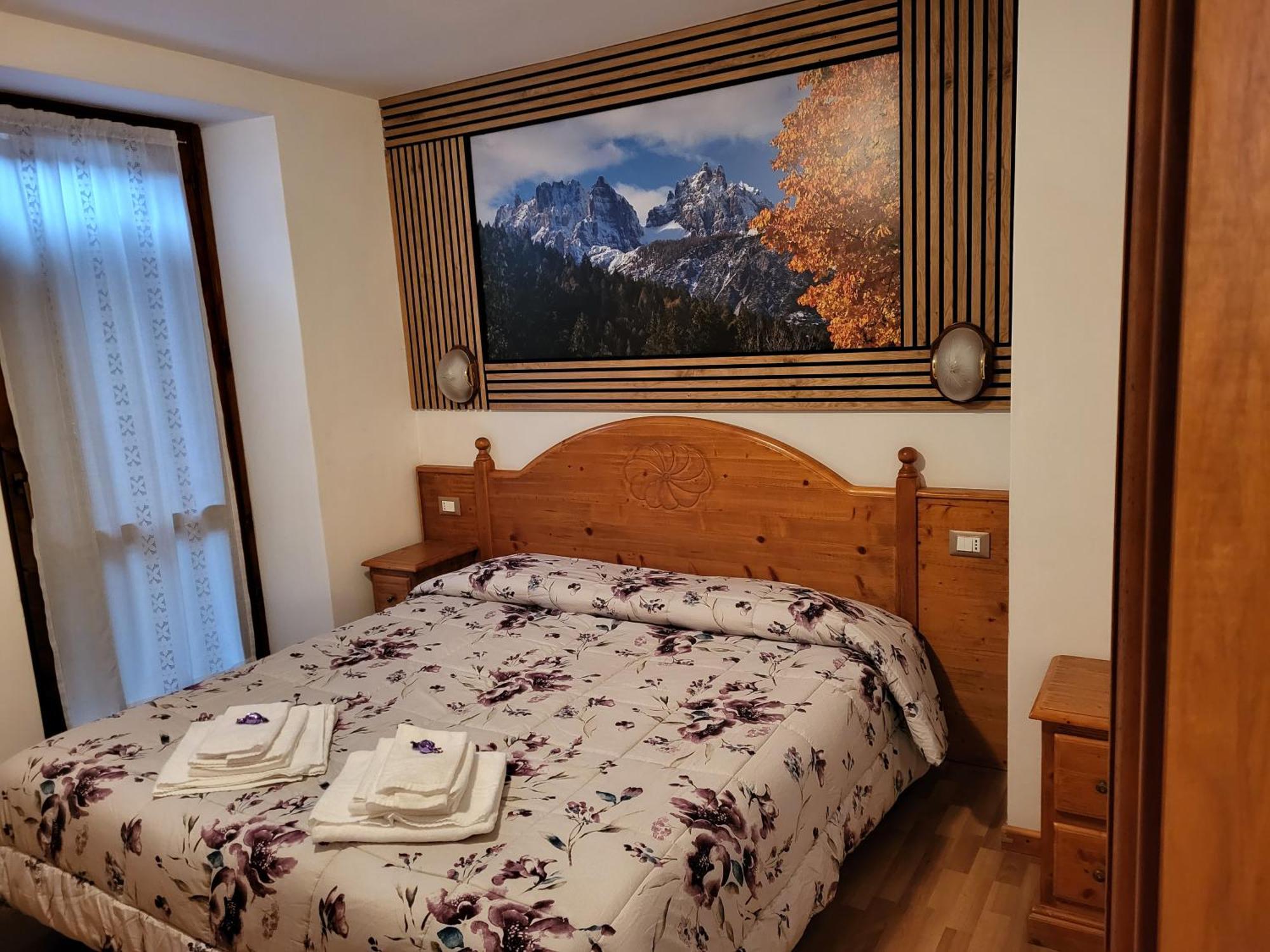 Albergo Meuble Tarandan Forni di Sopra Exterior photo